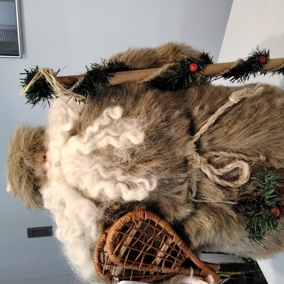 18" Mountain Man Santa - Picture 2 of 8